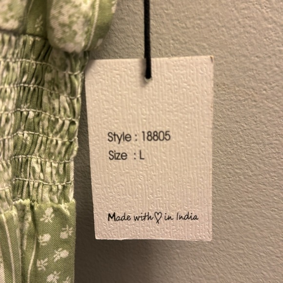 Romper - Picture 2 of 4